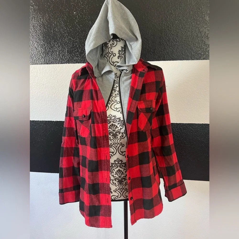 Women’s plaid red & black zip up flannel with hoodie